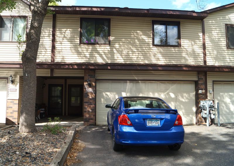 8507 Maplebrook Pw N, Brooklyn Park, MN 55445
