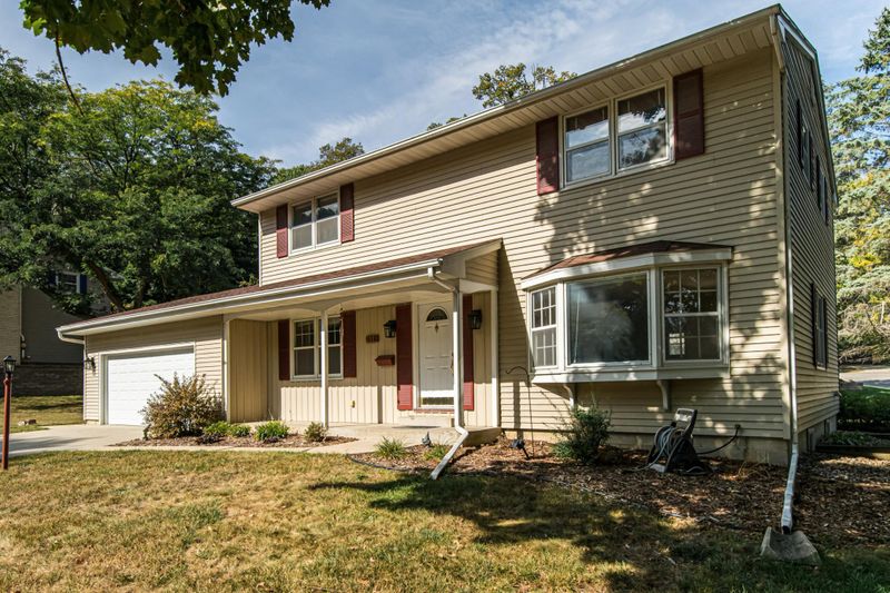 2119 Valkyrie Dr NW, Rochester, MN 55901