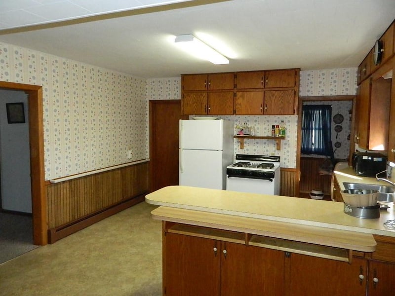 197 1st Ave S, Wood Lake, MN 56297