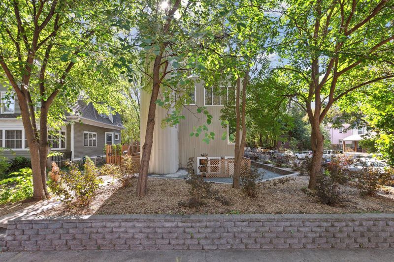 519 W 22nd St, Minneapolis, MN 55405