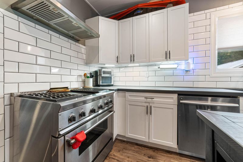13015 W 4th St, Duluth, MN 55808