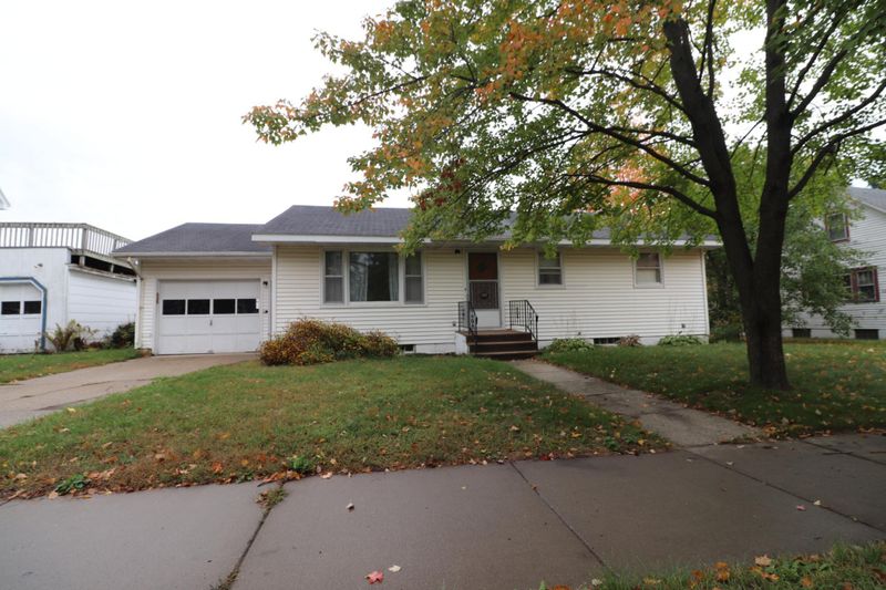 109 4th St N, Long Prairie, MN 56347