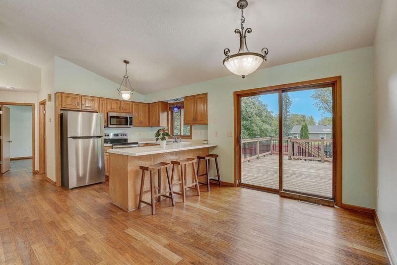 615 9th St SW, Forest Lake, MN 55025