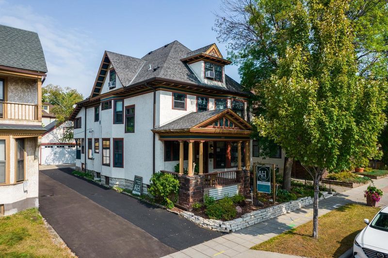541 Selby Ave, Saint Paul, MN 55102
