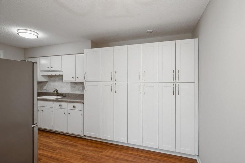 450 Ford Rd #119, Saint Louis Park, MN 55426
