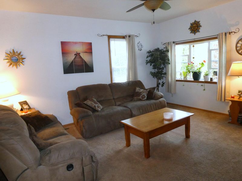 1720 Langley St, Windom, MN 56101