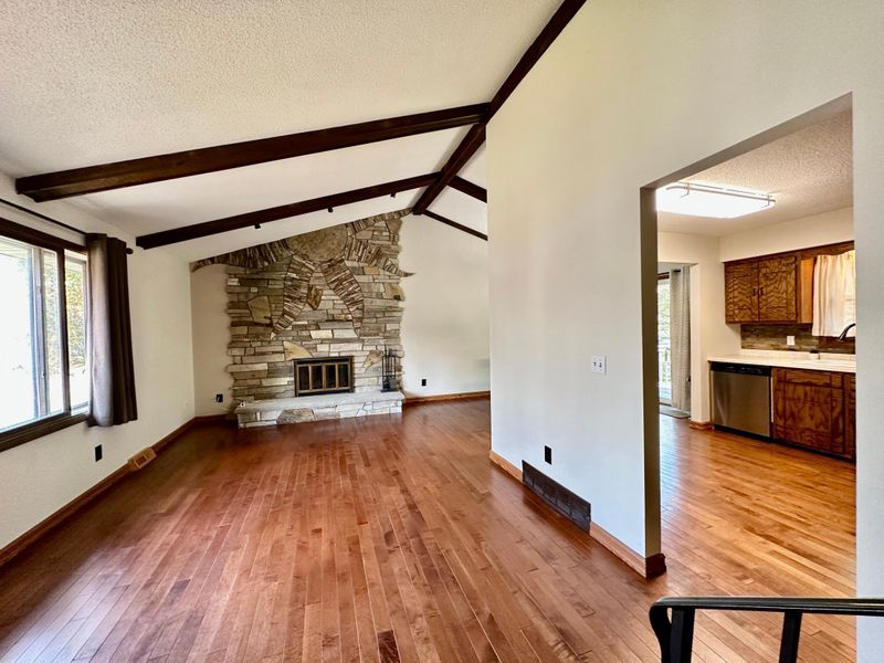 6656 Gettysburg Ave N, Brooklyn Park, MN 55428