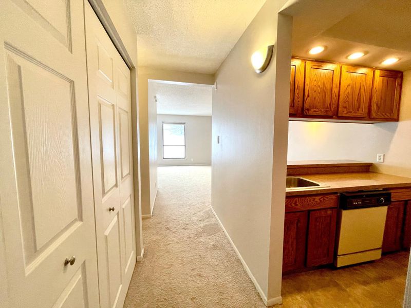 6650 Vernon Ave S #119, Edina, MN 55436