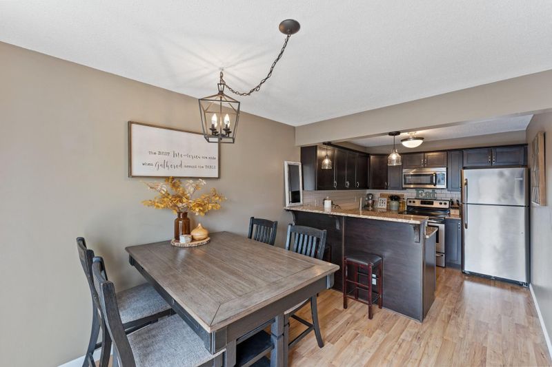 3454 Highlander Dr, Eagan, MN 55122