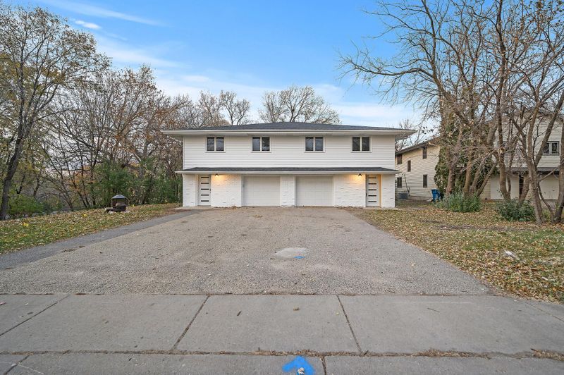 403 Monroe Pl, Hopkins, MN 55343