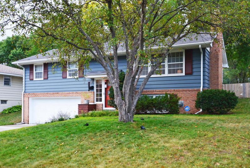 2921 W 71st St, Richfield, MN 55423