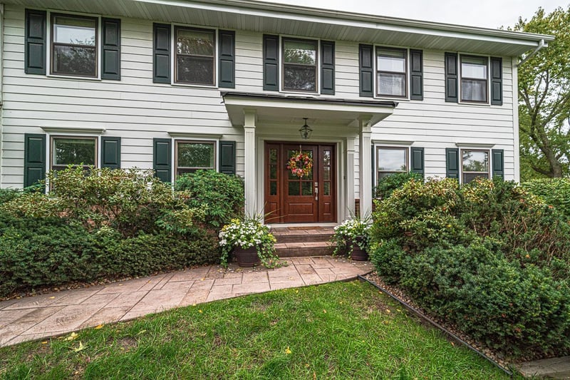 1448 Highview Ave, Eagan, MN 55121