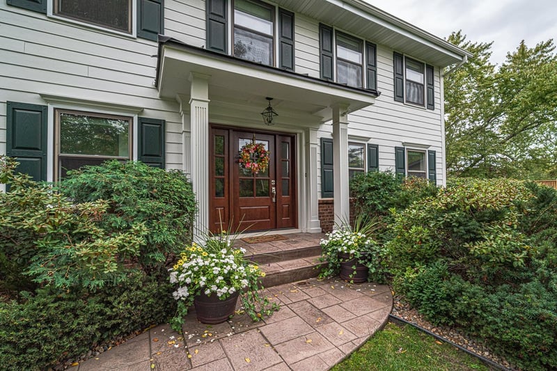 1448 Highview Ave, Eagan, MN 55121