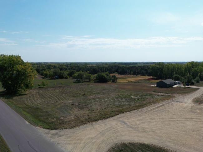 XXXX 26th St NE, New London, MN 56273