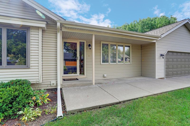 17736 Iceland Trl, Lakeville, MN 55044