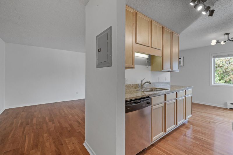 3540 Hennepin Ave #205, Minneapolis, MN 55408