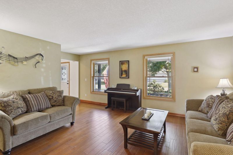 20425 Impatiens Way, Lakeville, MN 55044