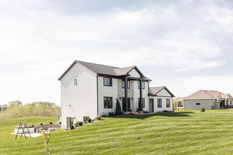 5784 Patton Dr SE, Rochester, MN 55904
