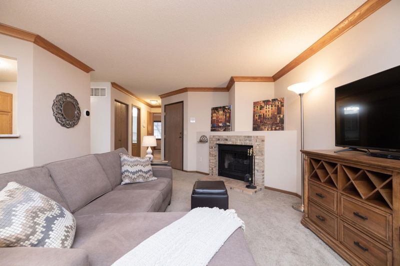 1063 Duckwood Dr #105, Eagan, MN 55123