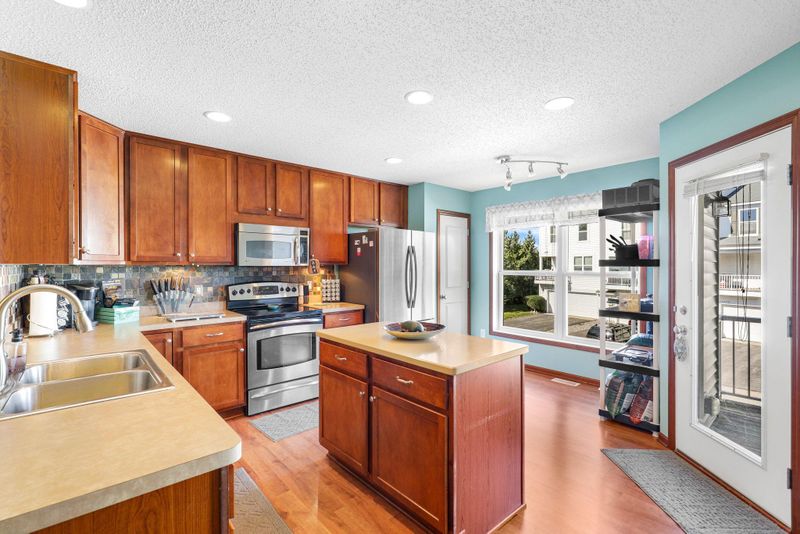 15054 Farnham Ave N, Hugo, MN 55038