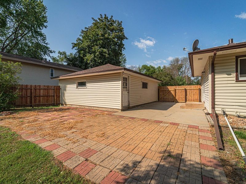 4034 Beryl Rd, Eagan, MN 55122