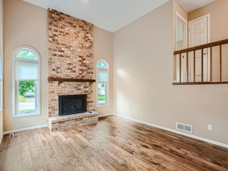 14617 Fieldcrest Ln, Burnsville, MN 55306