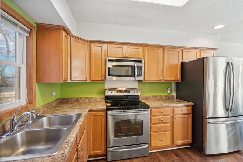 7717 89th Ave N, Brooklyn Park, MN 55445