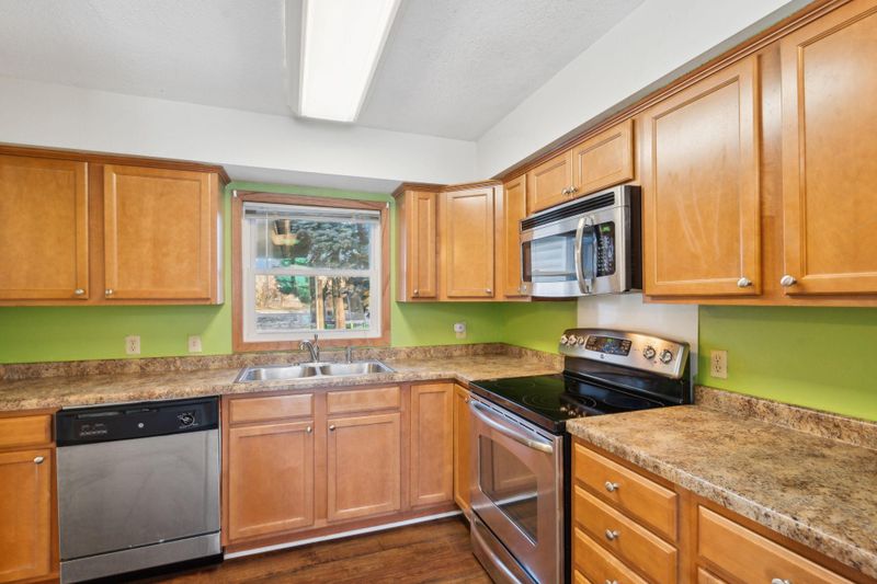 7717 89th Ave N, Brooklyn Park, MN 55445