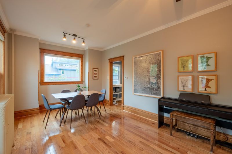 216 6th St E, Northfield, MN 55057