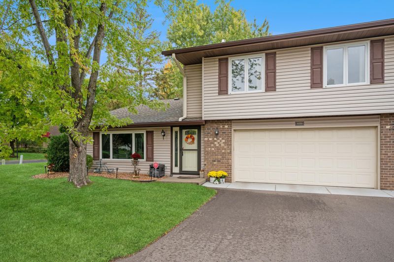 9550 Kingsview Ln N, Maple Grove, MN 55369