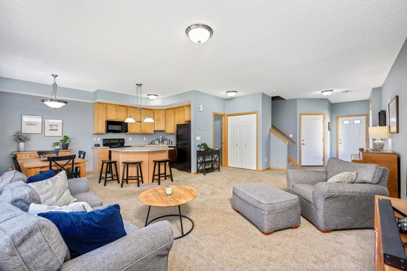 2140 Village Trl, Mound, MN 55364