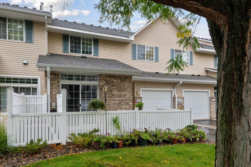 8563 Cortland Rd, Eden Prairie, MN 55344