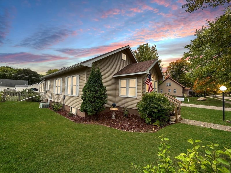 344 E Schlieman Ave, Appleton, MN 56208