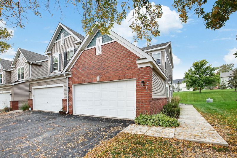 2790 Spy Glass Dr, Chaska, MN 55318