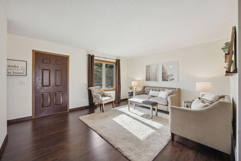 9140 Tanager Cir, Monticello, MN 55362
