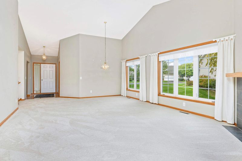 17396 Deerfield Dr SE, Prior Lake, MN 55372