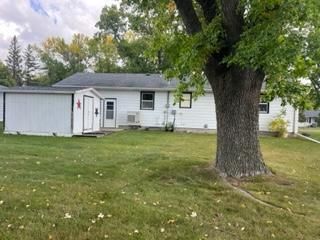 280 7th St W, Hector, MN 55342