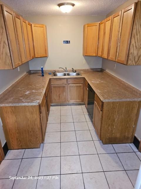 724 Stoughton Ave, Chaska, MN 55318