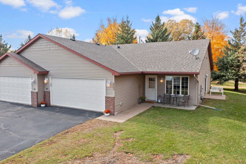 809 Shady Ridge Ln, Braham, MN 55006