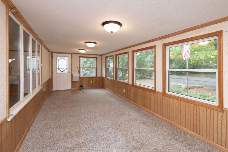 2421 1st Ave E, North Saint Paul, MN 55109