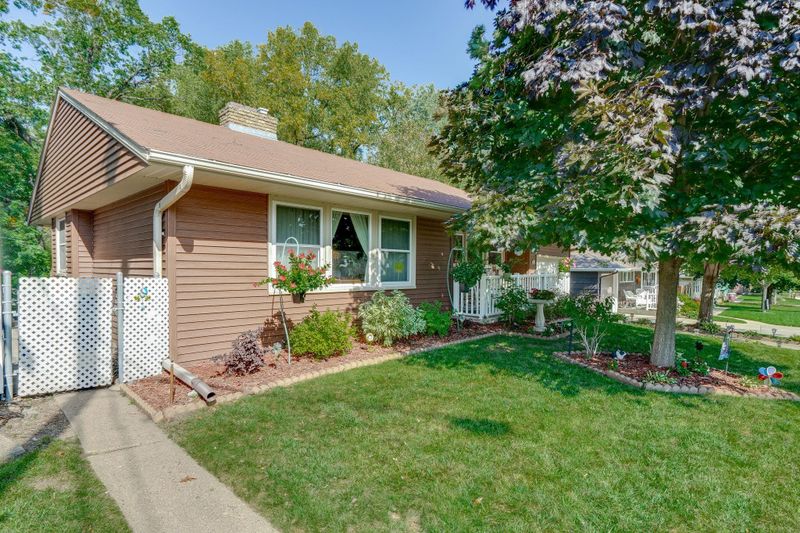 375 Butler Ave W, West Saint Paul, MN 55118