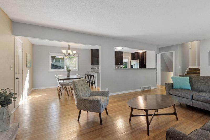 3429 Robinwood Ter, Minnetonka, MN 55305