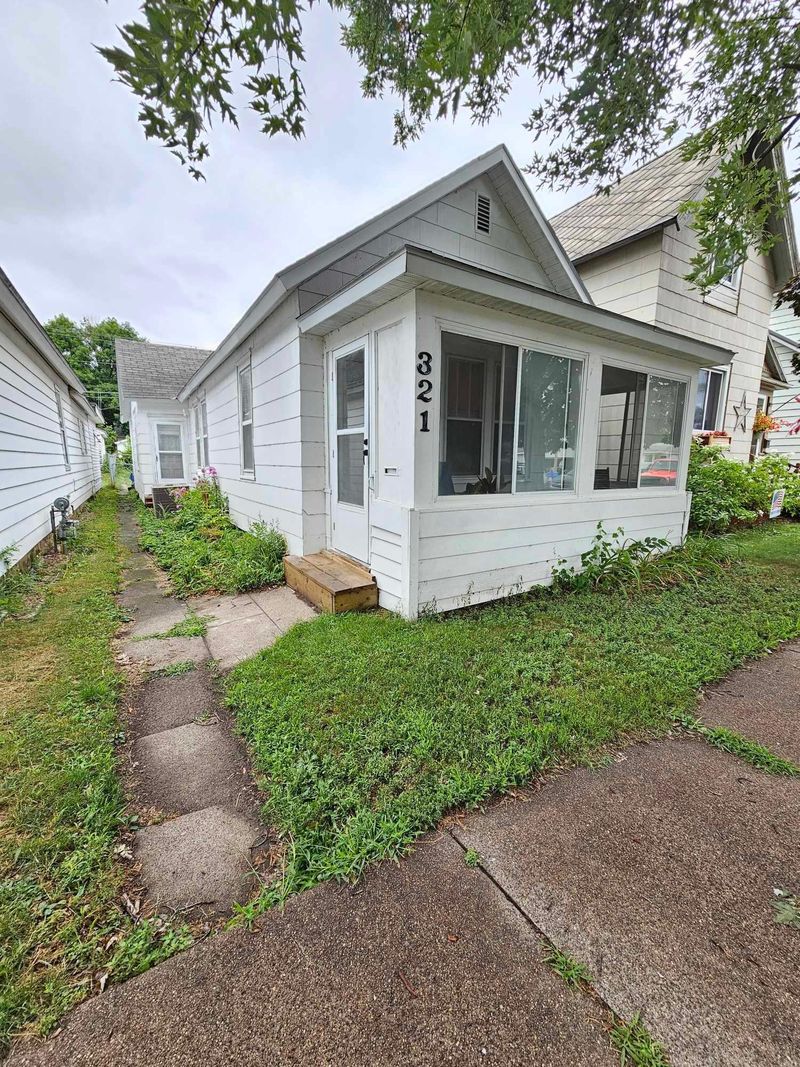 321 Chatfield St, Winona, MN 55987