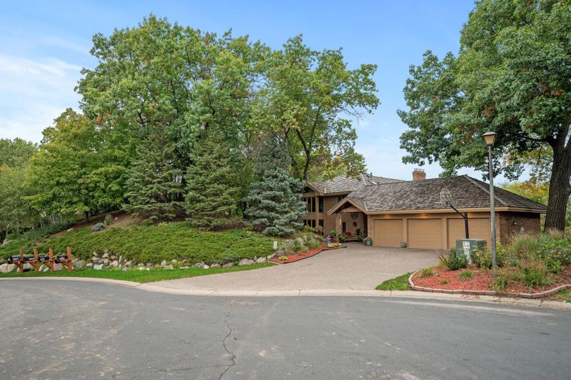 13188 Cardinal Creek Rd, Eden Prairie, MN 55346