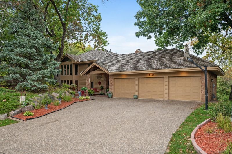 13188 Cardinal Creek Rd, Eden Prairie, MN 55346