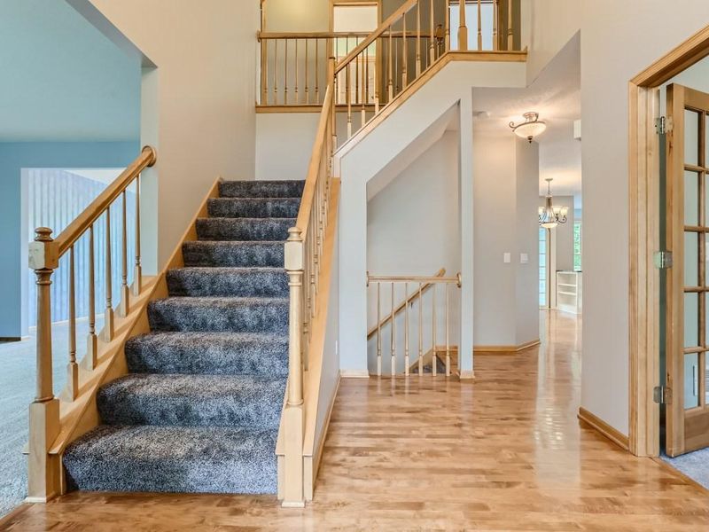 15417 Stanburry Curve, Eden Prairie, MN 55347