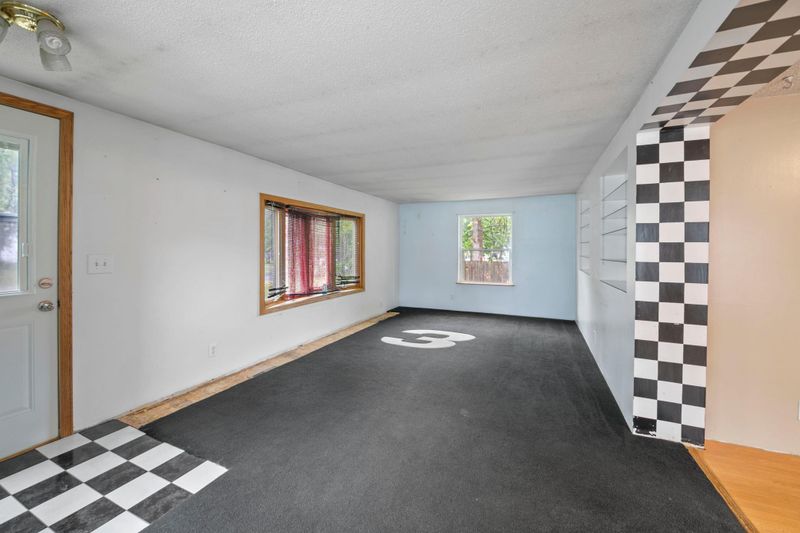 811 2nd St, Farmington, MN 55024
