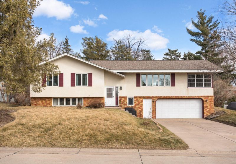 3933 Shamrock Dr NE, Saint Anthony, MN 55421