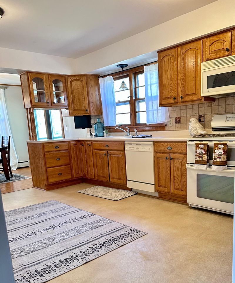 9444 12th Avenue Cir, Bloomington, MN 55425