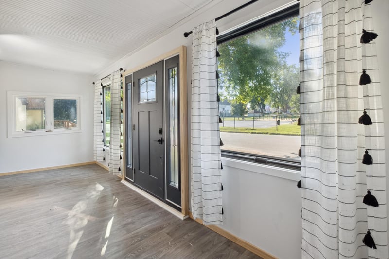 100 2nd St NE, Plato, MN 55370